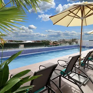 https://holiday-inn-express-playa-del-carmen-riviera-maya.allrivieramayahotels.com